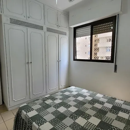 Ap 62 - Meia Quadra Da Praia Das Pitangueiras Guaruja Exterior photo